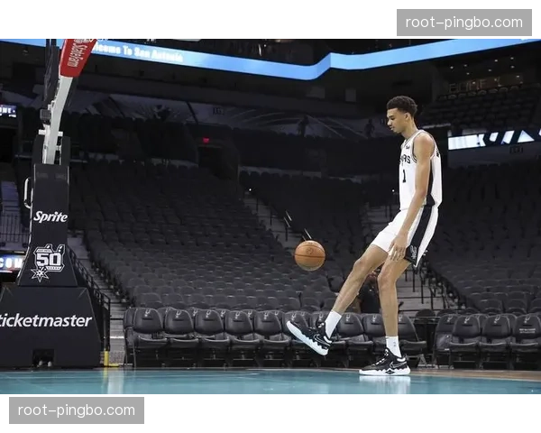 文班亚马展望赛季剩余比赛，目标带领马刺冲击西部第一