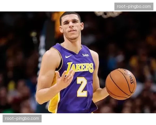 布莱顿卡迪奥卢边路表现活跃 攻防两端贡献突出